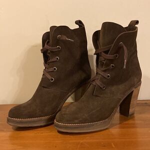 Ras Heeled Boots